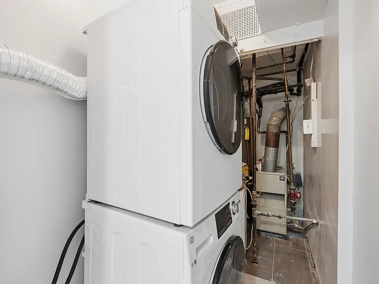 204 Webster St NE #1 — Photo 25