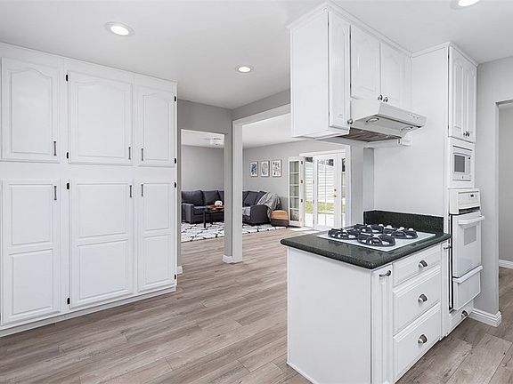 4th image of 5692 Vallecito Dr