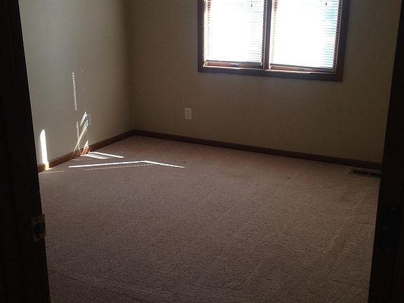 5th image of 1505 Woodlawn Dr #4