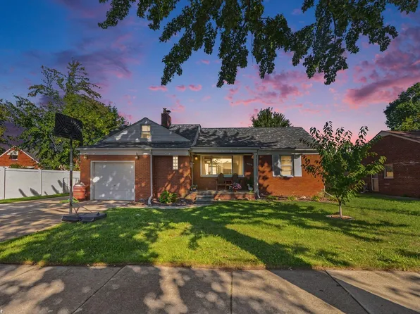 28408 Hughes St, Saint Clair Shores, MI 48081