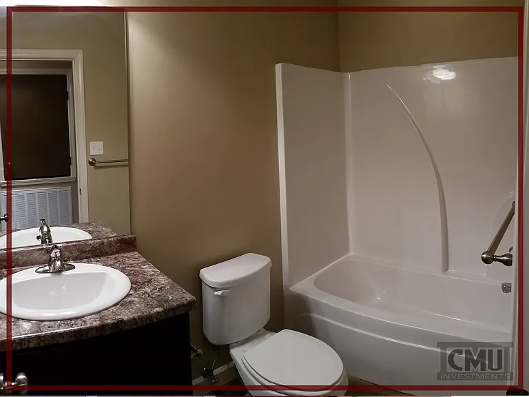 2212 Thorn St — Photo 8