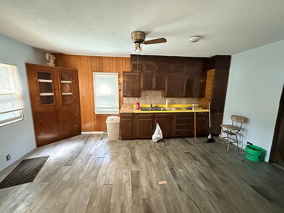 4th image of 520 6th St