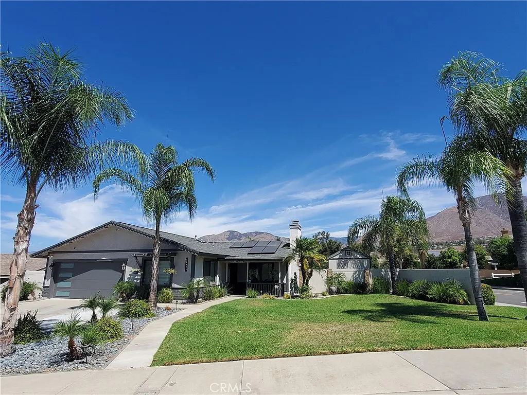 4 bed, 1435 sqft, $3,500 — Photo 2