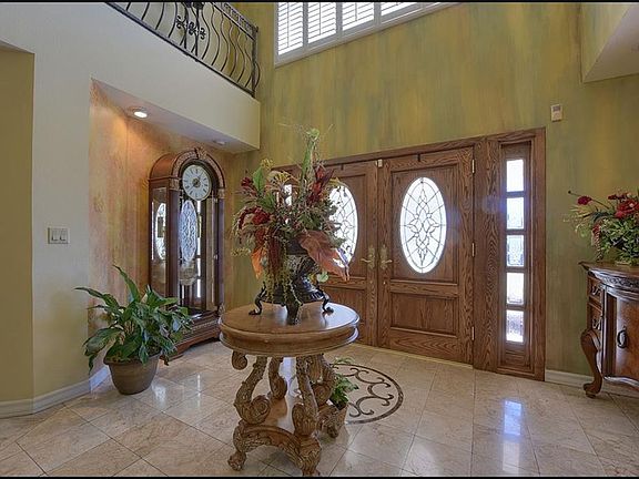 5th image of 553 Canyon Springs Dr
