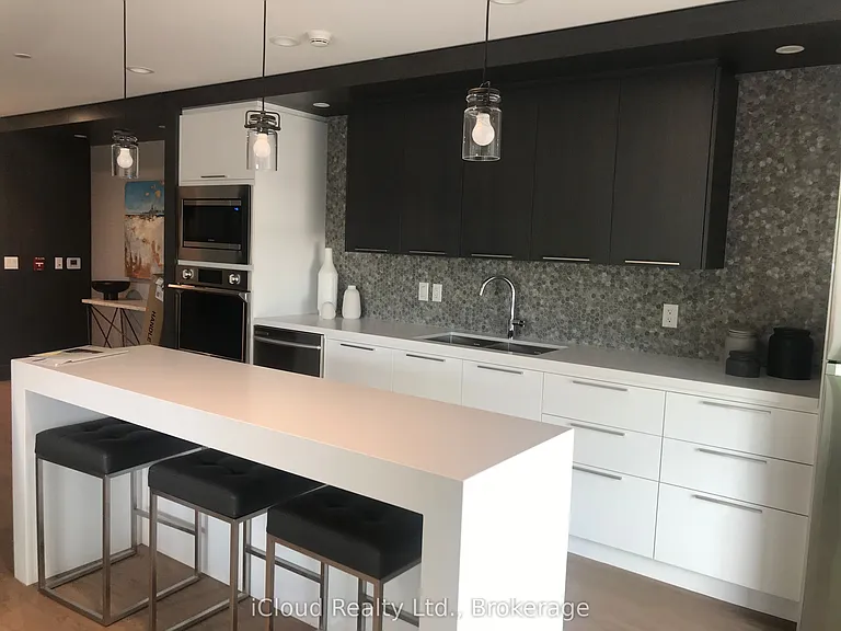 128 Grovewood Cmn #220 — Photo 24