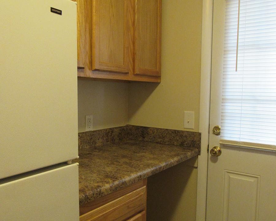 1st image of 510 Laurel St APT 1