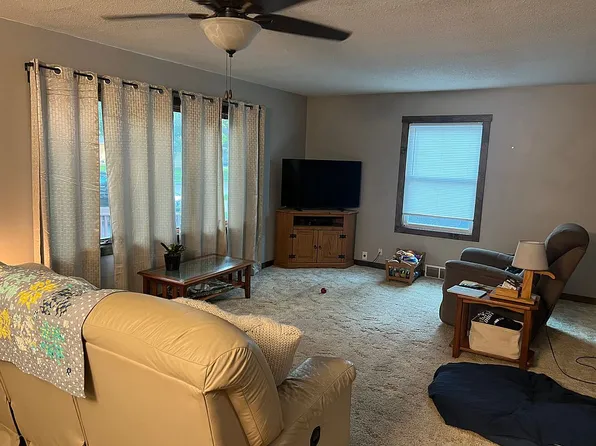 608 2nd St NE, Belmond, IA 50421