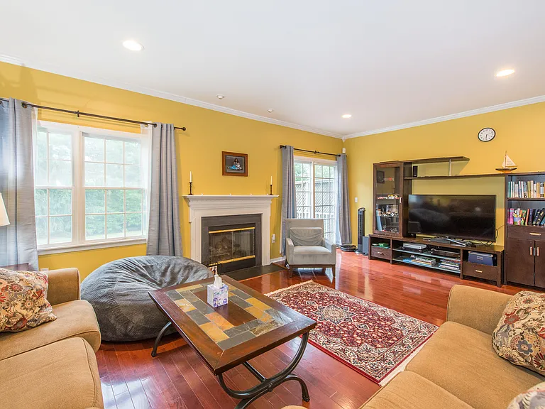 30 Emily Pl — Photo 9