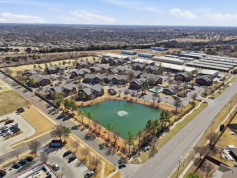 Edmond at Twenty500 Apartments — Photo 22