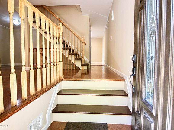 3rd image of 1023 Westwood Ave