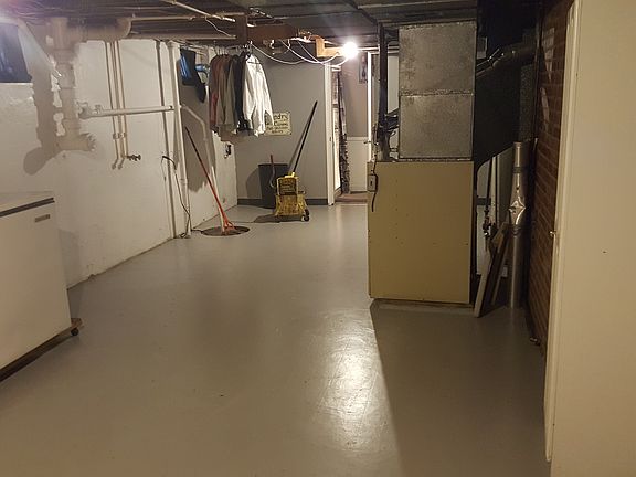 4th image of 560 S Brown Ave