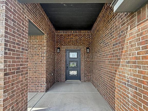 2nd image of 8106 Miami Ave