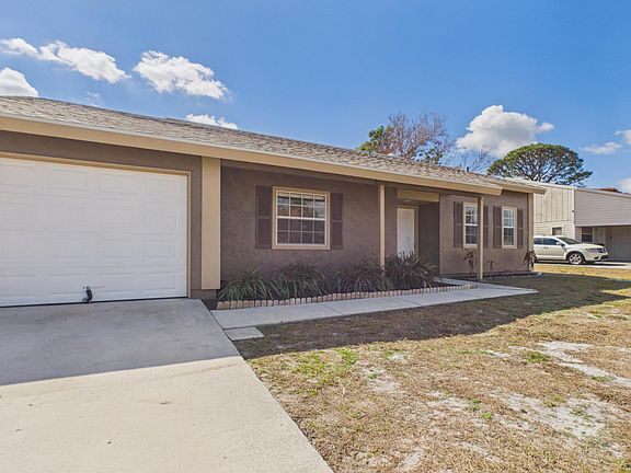2nd image of 240 SE Twig Avenue