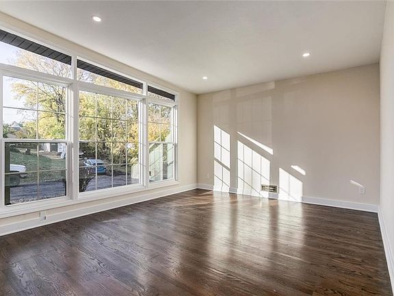 4th image of 2610 Lafayette Ave