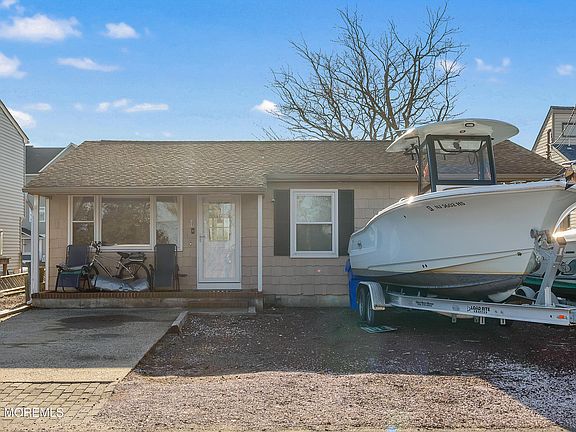 3rd image of 267 Alameda Drive