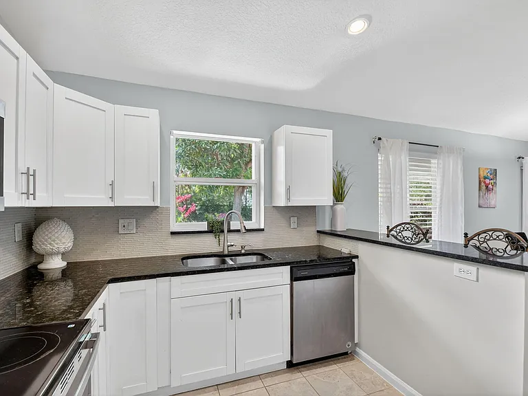 1080 Salmon Isle — Photo 29