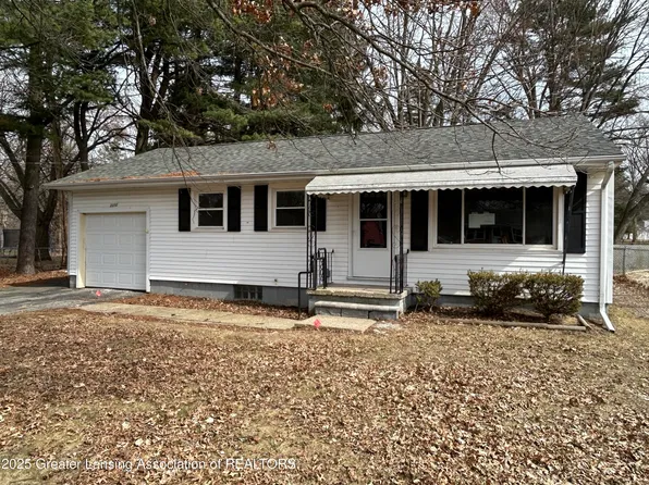 2270 N Vernon Ave, Holt, MI 48842