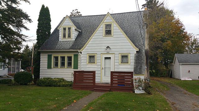 1st image of 1002 Maple Ave