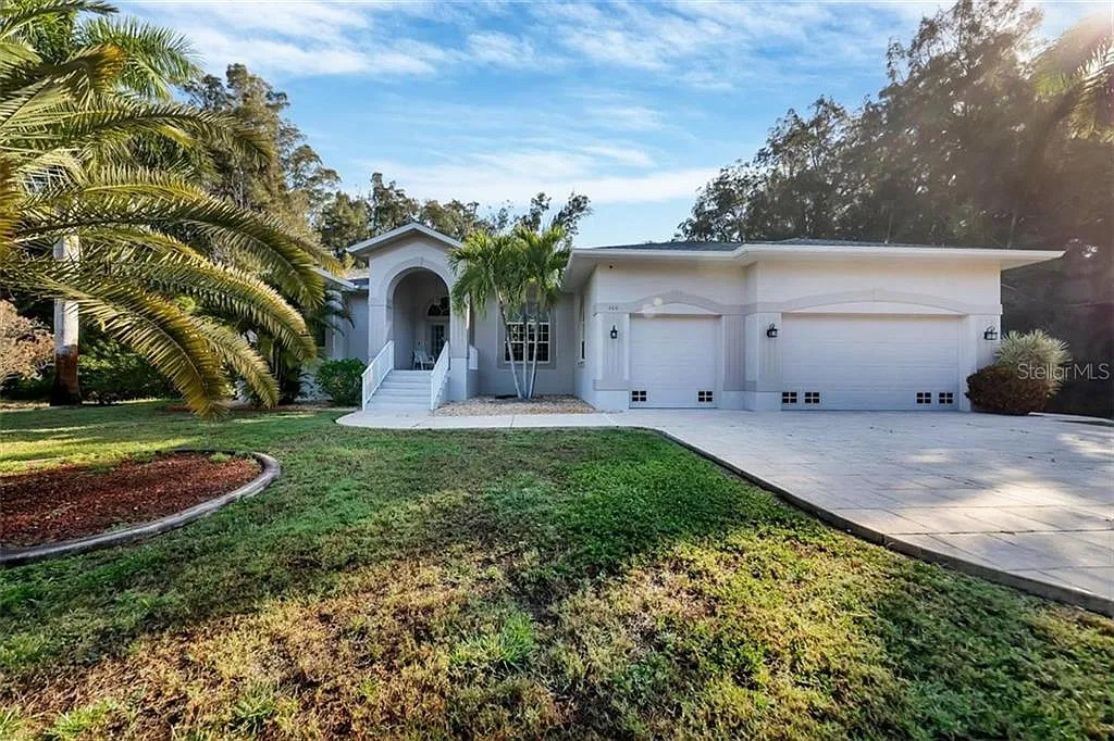 3 bed, 2.5 bath, 2292 sqft, $7,500 — Photo 3