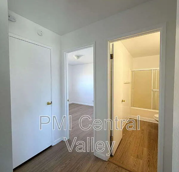 111 N Walnut Ave #10 — Photo 6