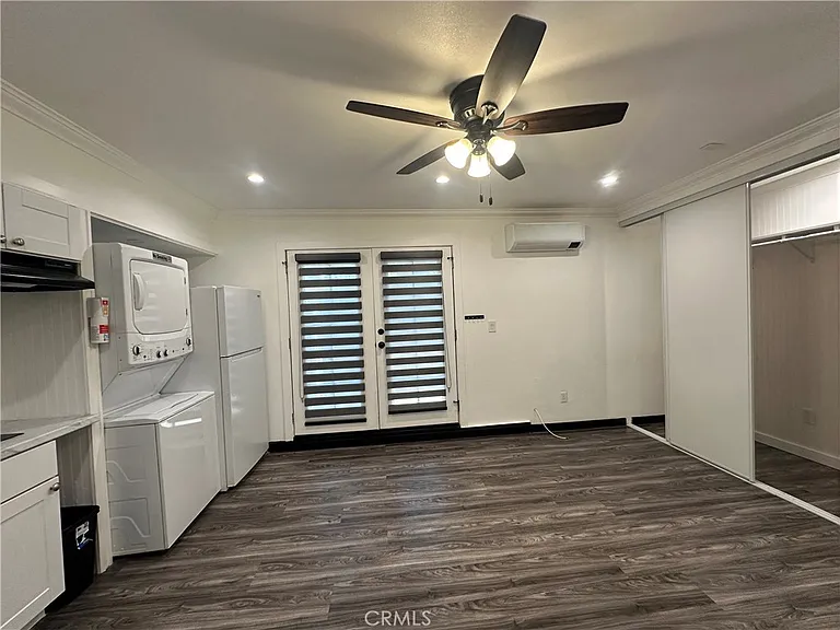320 N Lyman Studio #STUDIO — Photo 5