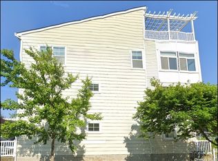 7319 Lighthouse Dr, Arverne, NY 11692