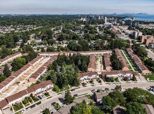 1055 Shawnmarr Rd UNIT 43, Mississauga, ON L5H3V2