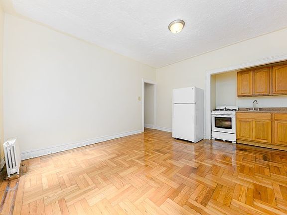 2nd image of 2415 Newkirk Ave APT 2M