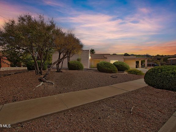 3rd image of 616 Paseo De Luna Ln