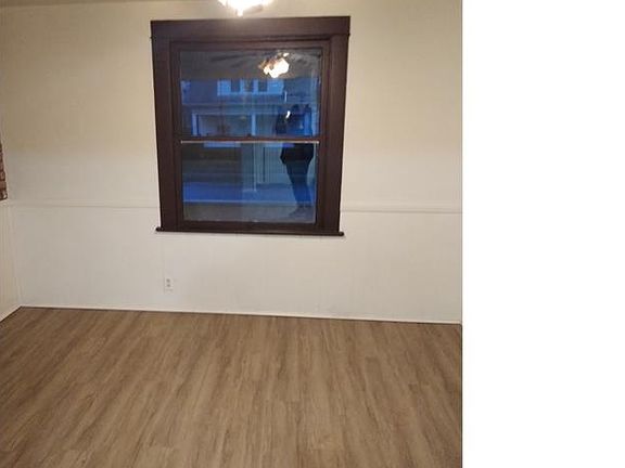 3rd image of 1816 Clermont Ave NE