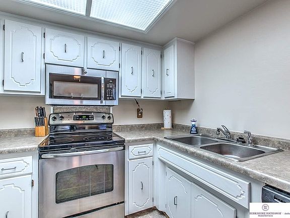 3rd image of 5130 Jefferson Cir