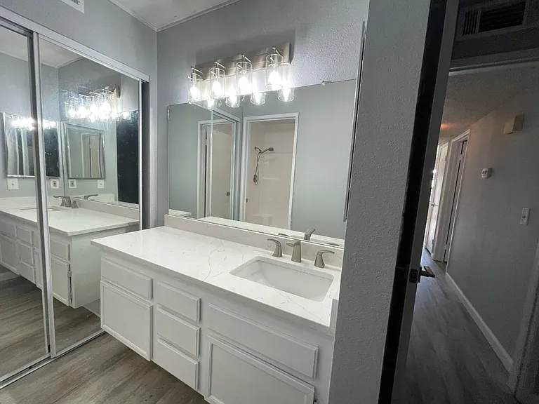 1137 Arbor Ln — Photo 12