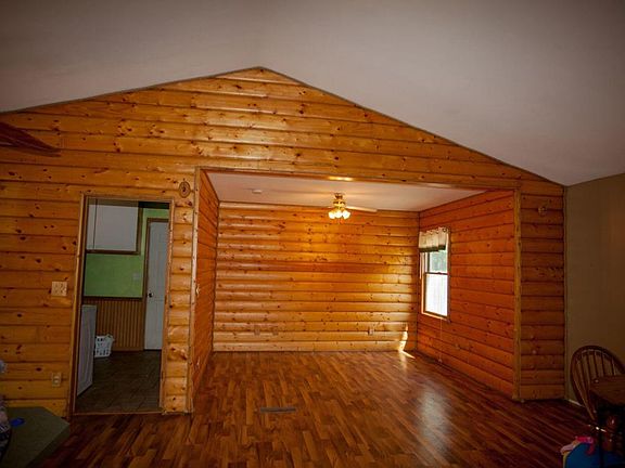 3rd image of 3158 McLaughlin Ave
