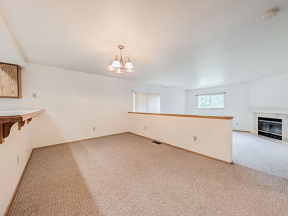 5th image of 4724 74th Pl NE