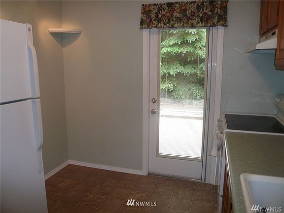 4th image of 19007 19009 106th Street Ct E