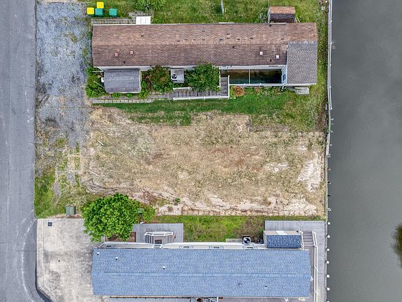 3rd image of 37887 Swann Dr