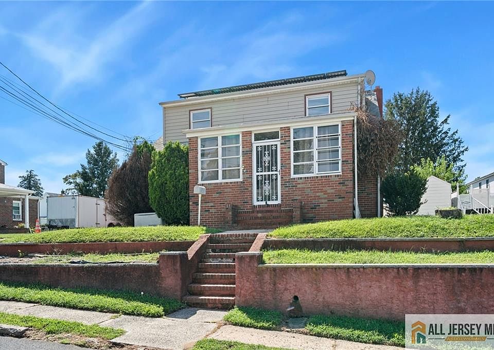 1st image of 35 Lavern St