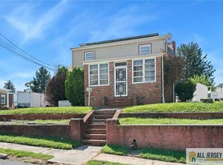 35 Lavern St, Sayreville, NJ 08872