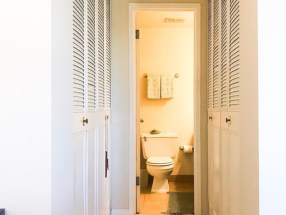 5th image of 700 N Washington St APT 702
