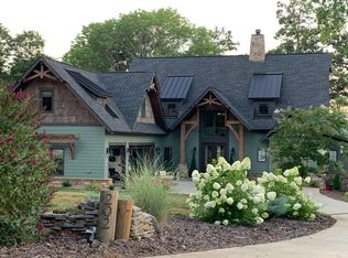 202 Shoreline Loop, Mooresville, NC 28117