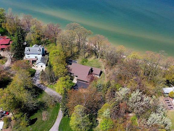 3rd image of 4486 Greenwood Dr