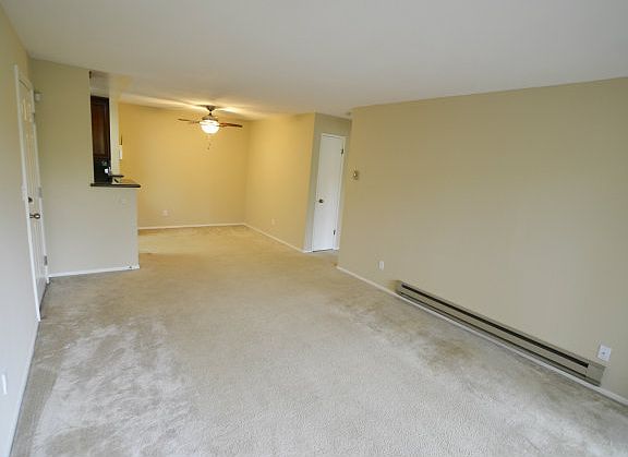 5th image of 913 Catkin Ct