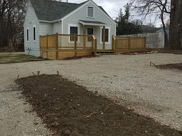 111 W Morse Ave — Photo 1