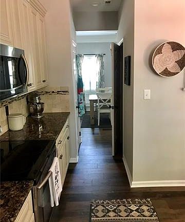 4th image of 5908 Waterelm Ln