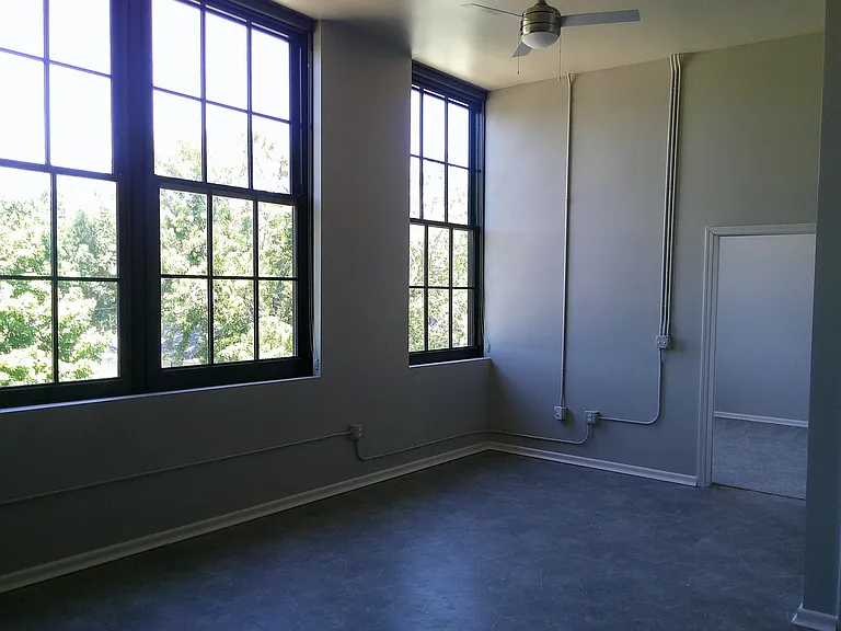 308 E Corning St — Photo 64
