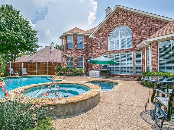 3rd image of 1404 Willowross Way