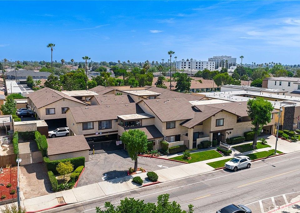 1st image of 918 W Romneya Dr