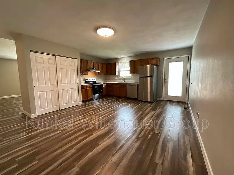422 Nancy Dr — Photo 5