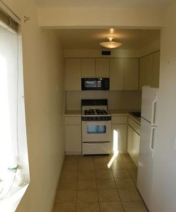 1st image of 3164 21st St APT 10D