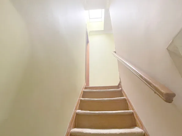 2963 Voorhies Avenue image 26 of 53